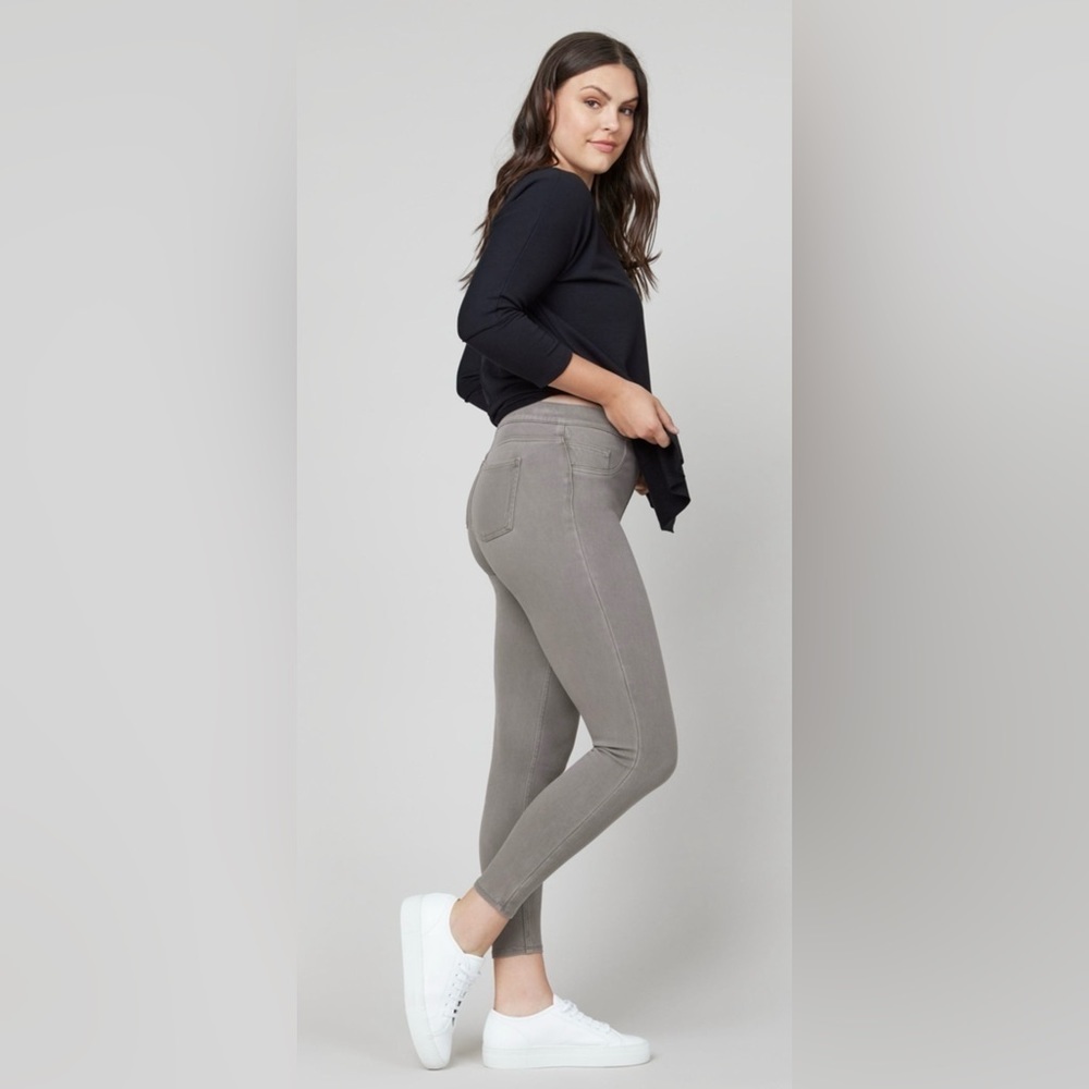 Like New - Spanx - Jean-ish Leggings - Light Grey - size Small